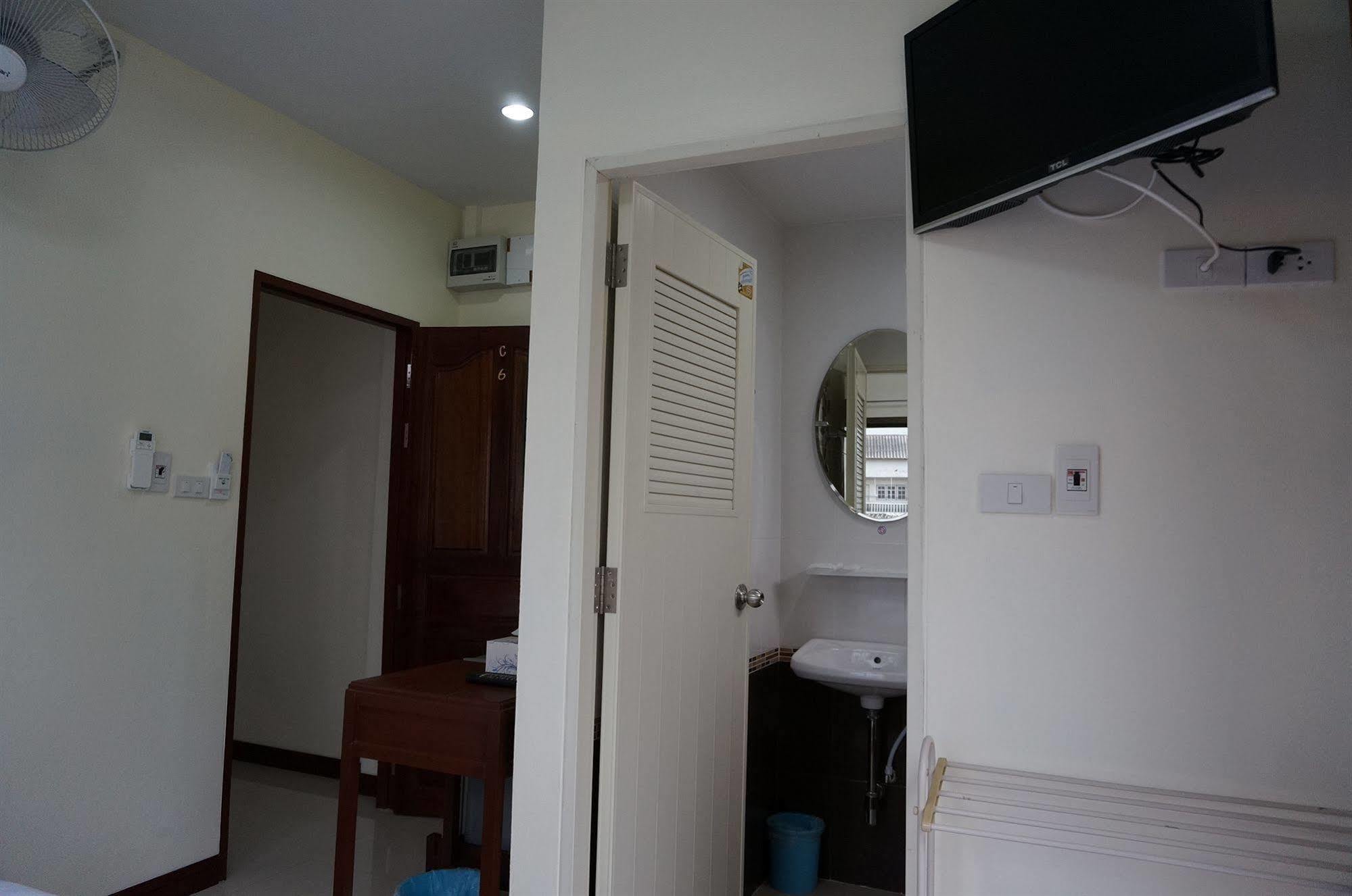 Baan Taweesuk Pensión HHQ Exterior foto